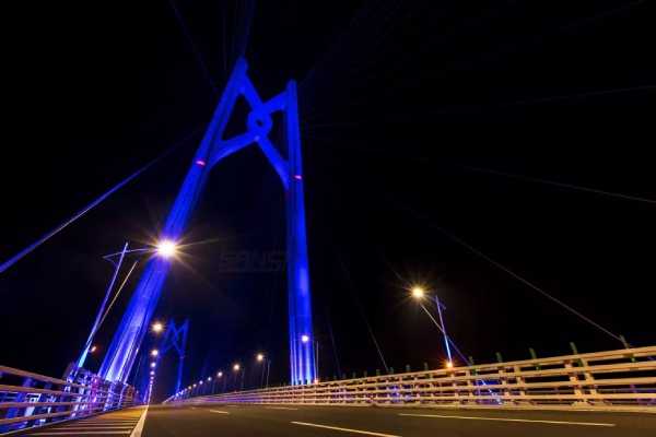 LED照明標桿項目：港珠澳大橋