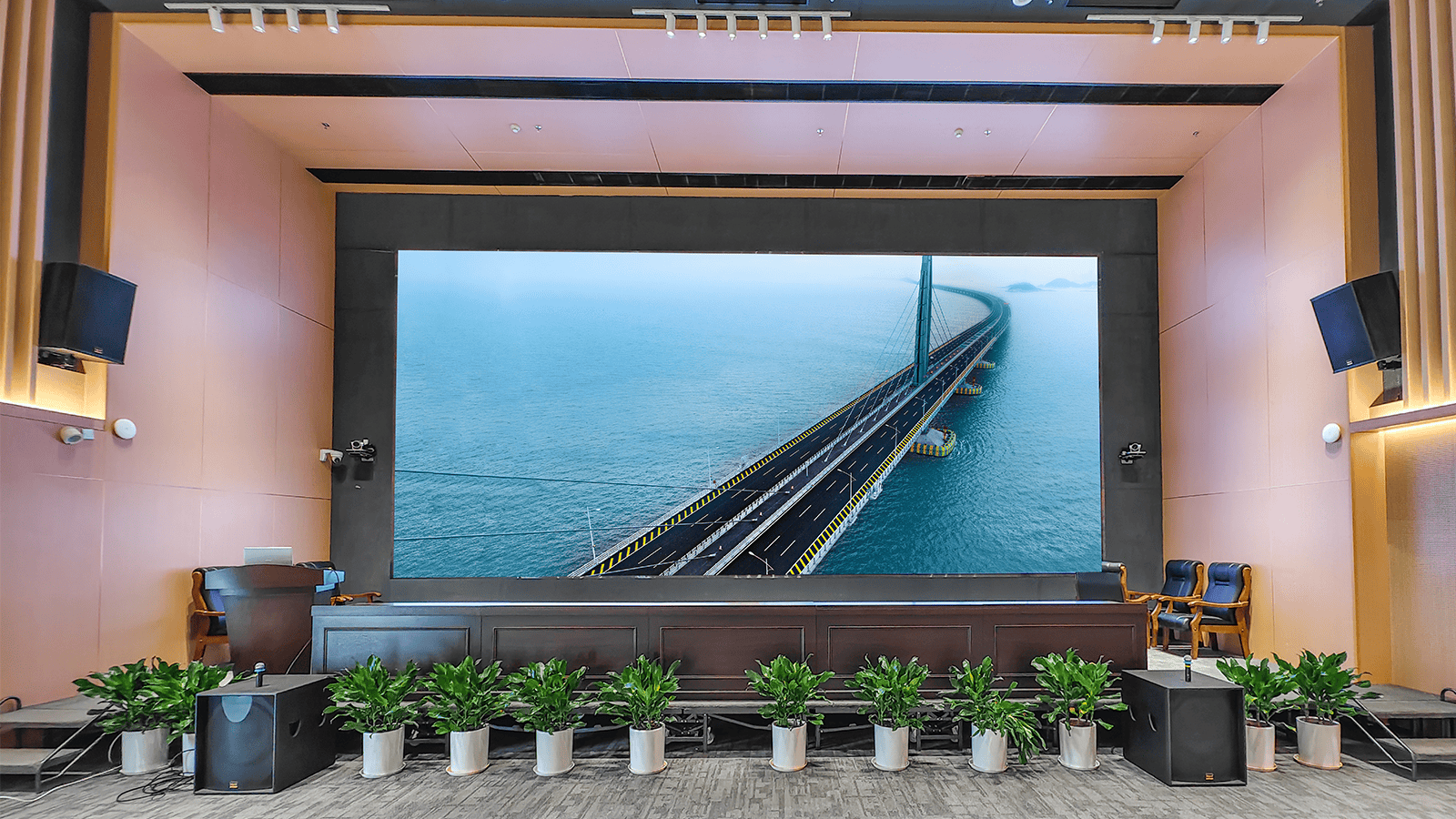 江南時報網報道,重大,深中通道今通車,繼港珠澳大橋后,上海三思,再度點亮超級工程